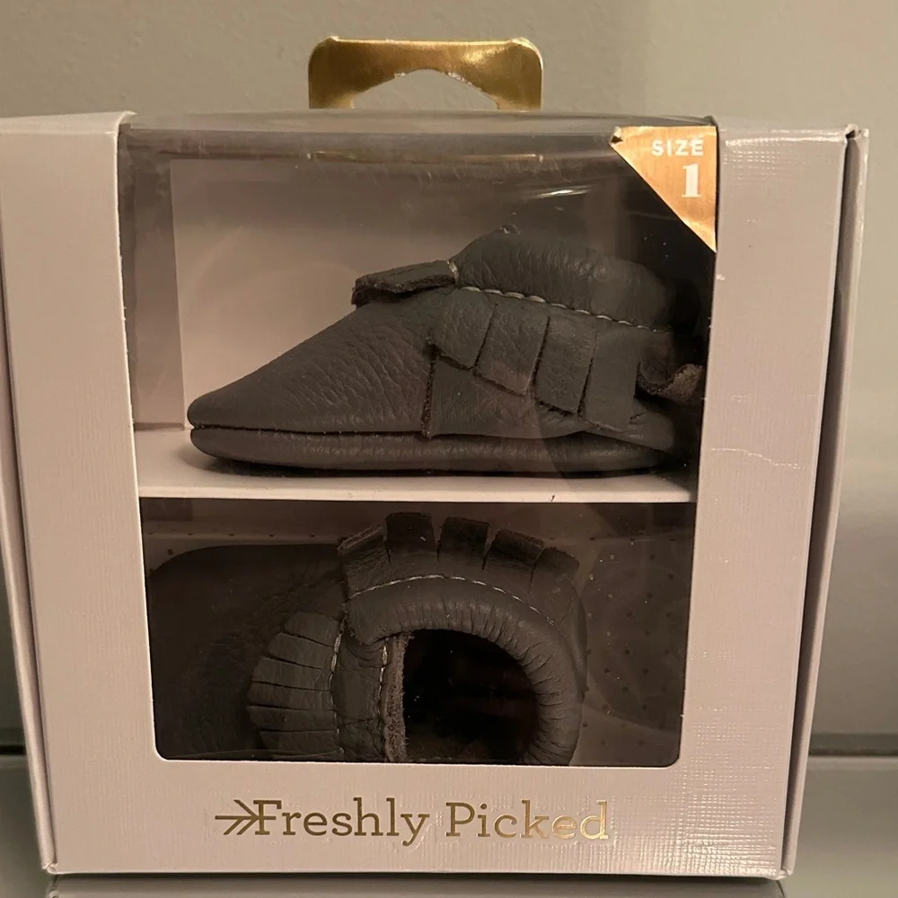 Freshly Picked Charcoal Moccasins for Infants- Size 1 (6wk-6mo)- like new in box